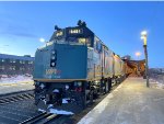 Thanks to the engineer, here is a picture of the two F40PH-2s that pulled the Vancouver bound Canadian into Winnipeg Station